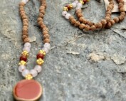 rode jaspis en rozekwarts mala